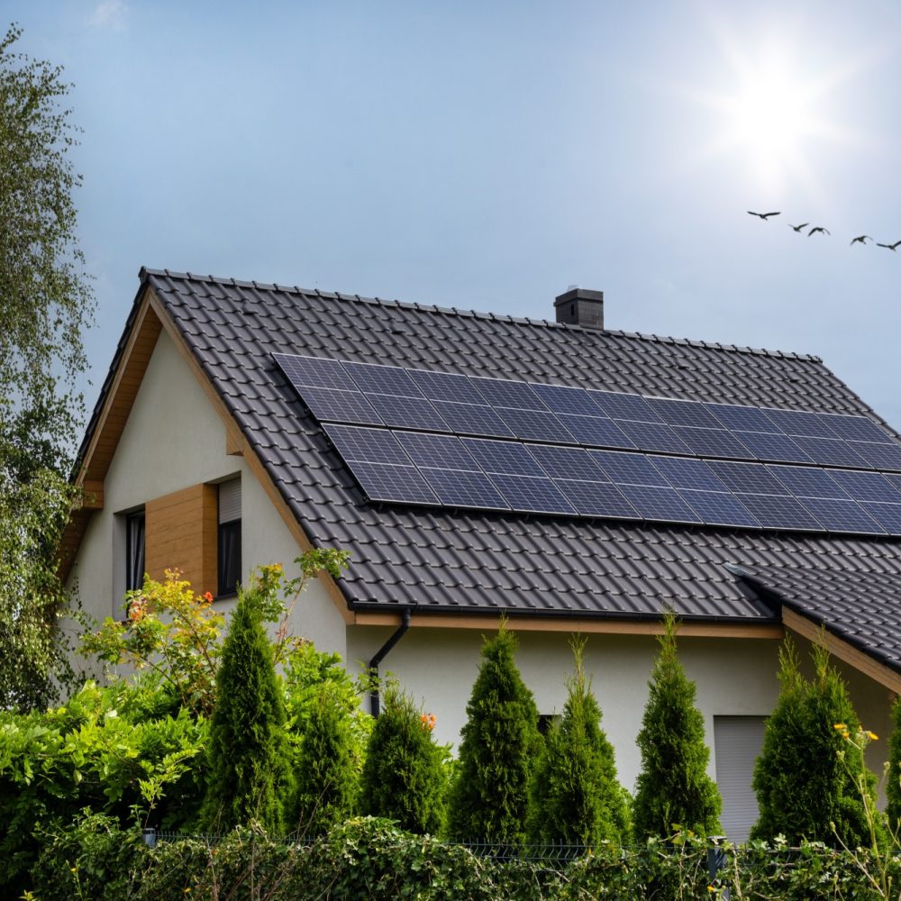 House,With,Solar,Panels,On,Roof House,With,Solar,Panels,On,Roof