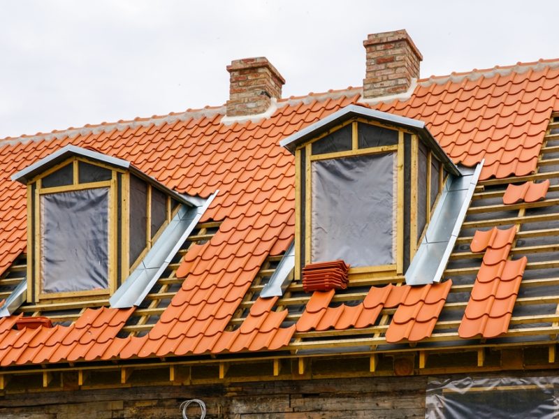 Restoration,Of,Roof,Wooden,Structures,And,Clay,Tiles,Roofing,Replacement